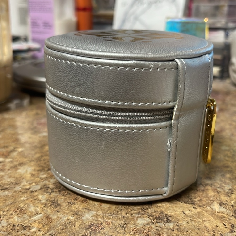 Rustic Cuff Travel Jewelry Case - Picture 4 of 9